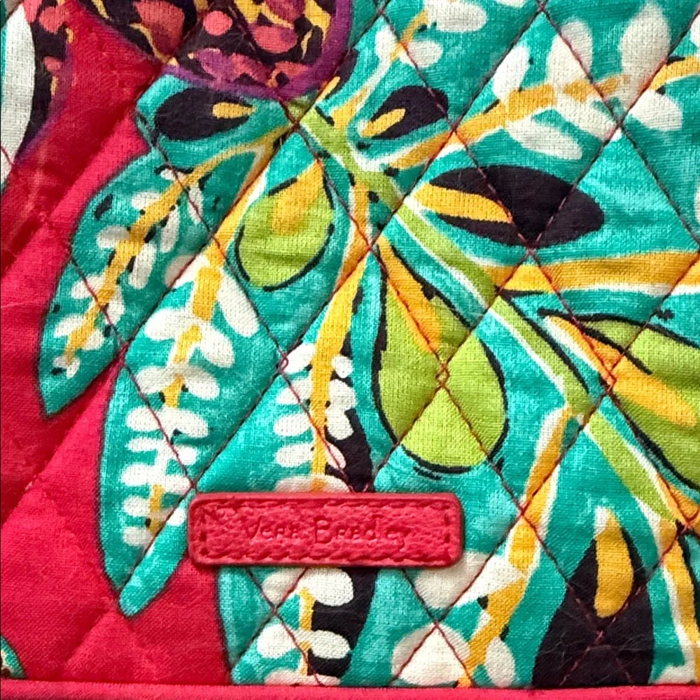 Vera Bradley Hot Pink quilted crossbody bag - Picture 2 of 6